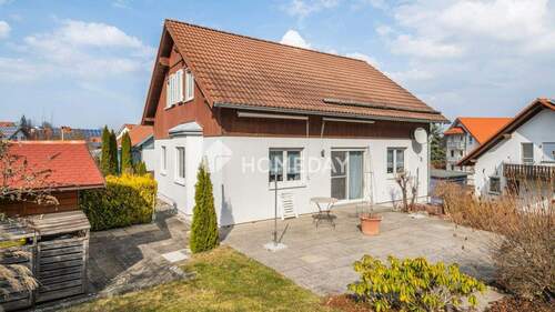 Außenansicht 1 - Charmantes Einfamilienhaus mit sonnigem Garten und durchdachter Raumaufteilung