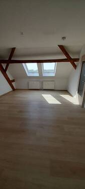 Wohnzimmer B.2 - 4 Zimmer Etagenwohnung zur Miete in Oschatz