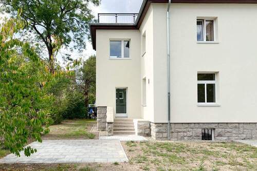 Privatgarten mit Terrasse - 