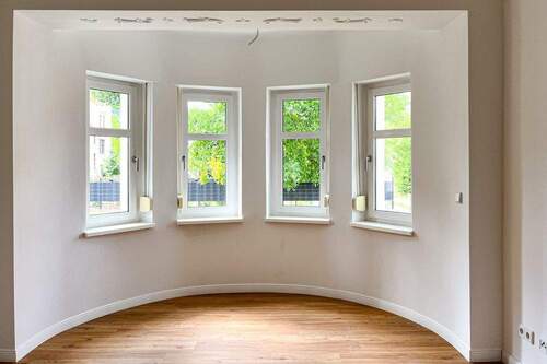 Helle Fensterfront im Erker - 5 Zimmer Etagenwohnung zur Miete in Arnstadt