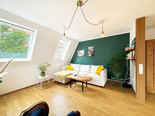 Wohnzimmer - 3 Zimmer Etagenwohnung zum Kaufen in Stuttgart