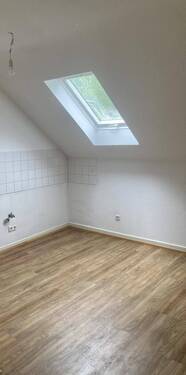 Küche - Dachgeschosswohnung (3 ZKB) in ruhiger Lage von Scheidt (Uni Nähe), Eichendorffstraße 11