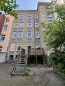Hausansicht hinten mit Terrasse - 