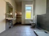 EG Duschbad mikt Fenster - 
