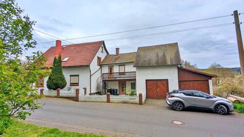 Frontansicht 2 - 6 Zimmer Einfamilienhaus zum Kaufen in Schleusingen