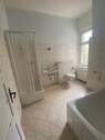 Tageslichtbad mit Wanne + Dusche - 