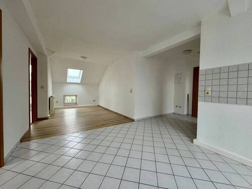 Wohnbereich mit offener Küche - 3 Zimmer Etagenwohnung zur Miete in Sandersdorf-Brehna