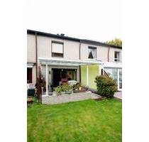 Familienidyll in Hamburg-Eidelstedt: Gepflegtes Reihenhaus mit Vollkeller, Garage und modernen Extras