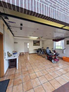 Garage - Mehrfamilienhaus, Wohnhaus mit 200,00 m&sup2; in Berne zum Kaufen
