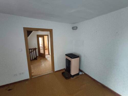 Bild 2 - 8 Zimmer Einfamilienhaus zum Kaufen in Crossen an der Elster