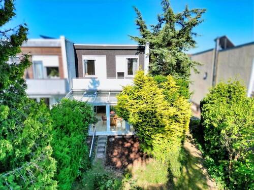 Außenansicht Gartenseite - Doppelhaushälfte in Top-Wohnlage von Wolfenbüttel