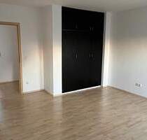 Große 4-Zimmer-Wohnung mit Balkon im Herzen von Feucht