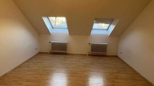 Zimmer 1 - 4 Zimmer Etagenwohnung zur Miete in Feucht