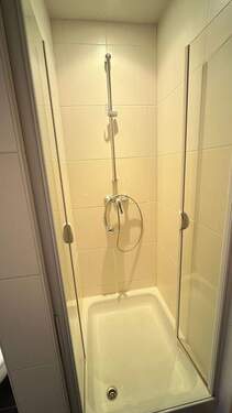 Tageslichtbad 1 Dusche - Etagenwohnung mit 117,80 m&sup2; in Feucht zur Miete