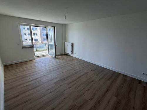 Wohnzimmer - 4 Zimmer Etagenwohnung zur Miete in Uetersen