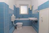 Tageslichtbad mit Wanne - 