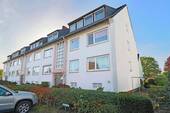 Aussenansicht - Bremen-Arsten: 2-Zimmer-Hochparterre-Wohnung mit Balkon und Stellplatz