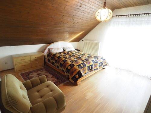 Schlafzimmer DG - 