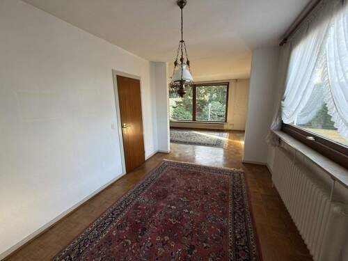 Esszimmer mit angrenzendem Wohnzimmer - 