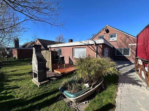 Terrasse und Garten Rückseite vom Haus - 9 Zimmer Einfamilienhaus in Dagebüll