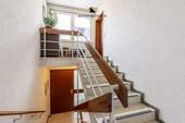 Treppenhaus - 4 Zimmer Etagenwohnung zum Kaufen in Reutlingen
