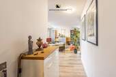 Flur zum Wohnbereich - 4 Zimmer Etagenwohnung in Reutlingen