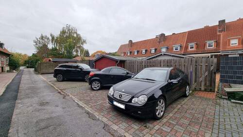 2 Pkw-Stellplätze hinten - 