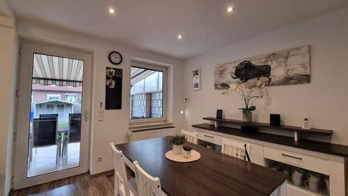 Essbereich zur Terrasse hin - 