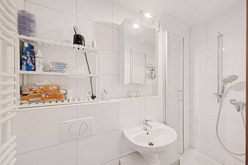 Zweites Duschbad - 
