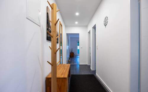 Fluransicht vom Wohnungseingang - 2 Zimmer Etagenwohnung zum Kaufen in Offenbach