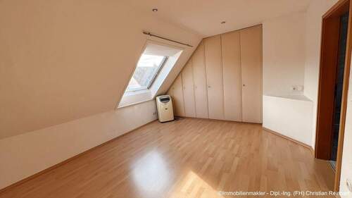 05 2.OG Schlafzimmer.jpeg - 