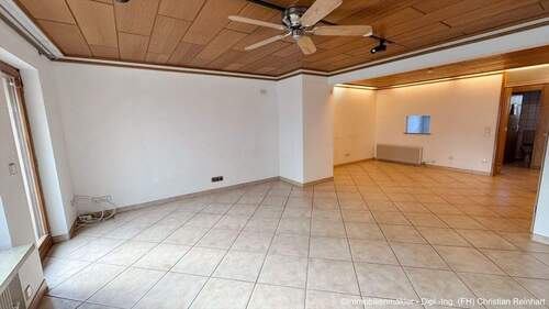 03 EG Wohnzimmer.jpeg - Reihenendhaus mit 135,00 m&sup2; in Nürnberg zum Kaufen