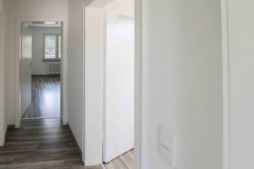 Wohnungsflur - 3 Zimmer Etagenwohnung zum Kaufen in Duisburg