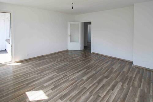 Wohnzimmer(1) - Etagenwohnung mit 74,30 m&sup2; in Duisburg zum Kaufen