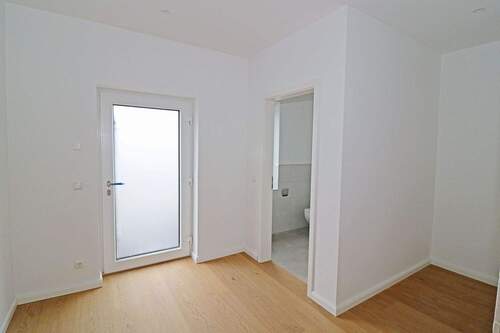Diele / Entrée im EG - 4 Zimmer Doppelhaushälfte in Dessau-Roßlau