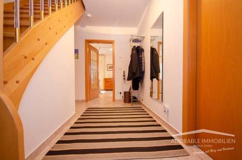 Flur EG - 6 Zimmer Einfamilienhaus in Berlin