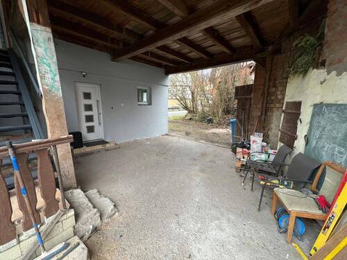 Einfahrt - 5 Zimmer Mehrfamilienhaus, Wohnhaus in Römhild