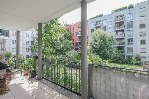 Blick in der Innenhof von der Loggia - 