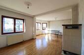Wohn- und Esszimmer - 5 Zimmer Einfamilienhaus in Berlin
