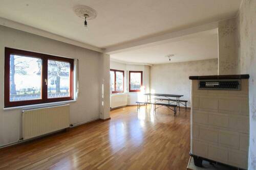 Wohn- und Esszimmer - 5 Zimmer Einfamilienhaus in Berlin