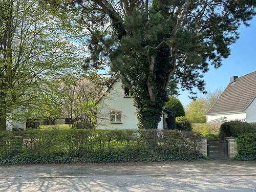 Altbestand Straßenseite - 