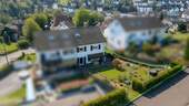 Haus Hinteransicht mit Garten - 