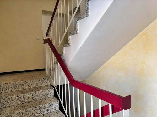 Treppenhaus - 2 Zimmer Etagenwohnung zum Kaufen in Uelzen