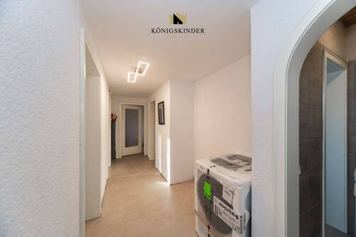Flur - Etagenwohnung mit 69,00 m&sup2; in Ebersbach an der Fils zum Kaufen