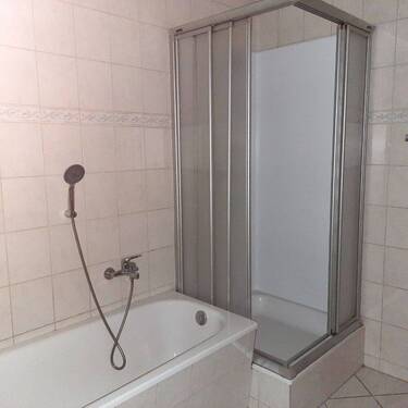 Bad - Etagenwohnung mit 61,00 m² in Gera zur Miete