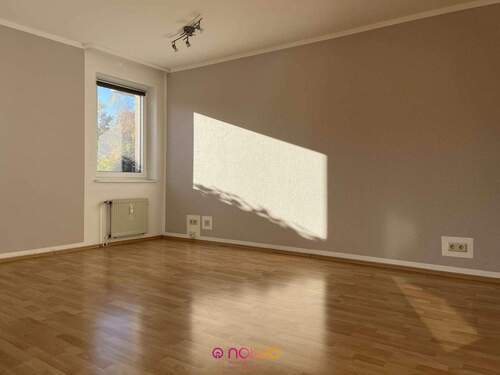 Gegenüber der Wohnbereich.. - 1 Zimmer Etagenwohnung in Braunschweig