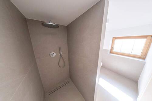 Dusche UG - 
