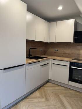 Exklusive Einbauküche - Attraktive Wohnung mit Loggia und exklusiver Einbauküche