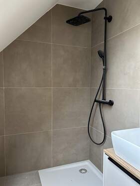 Modernes Badezimmer - 