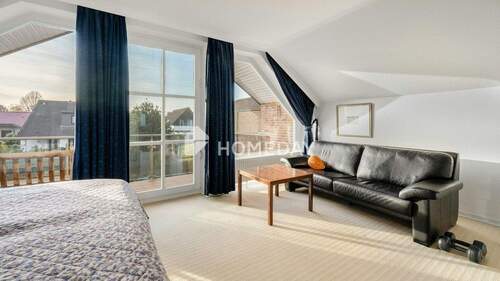 1. OG Schlafzimmer 1 - 